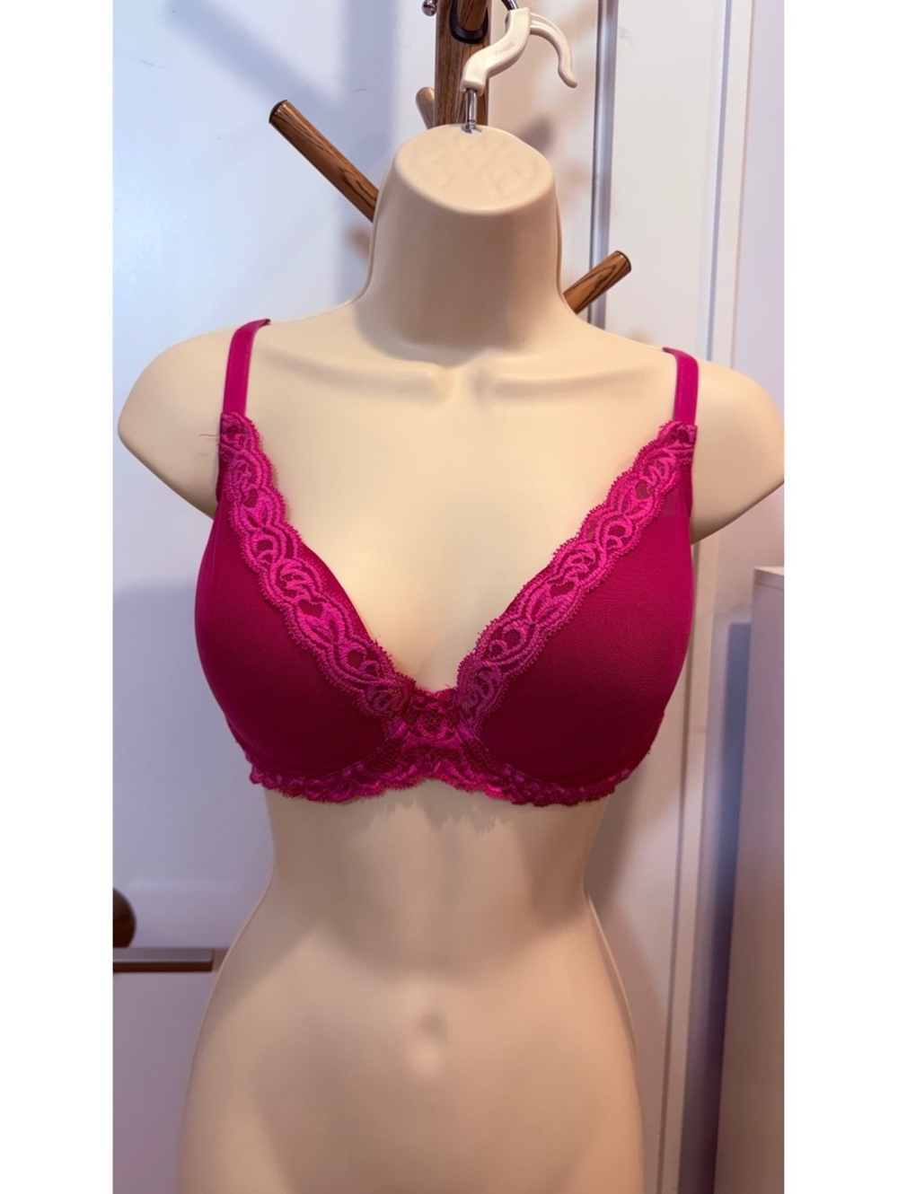 Natori Lace Trim Bra Set 32DDD - Red and Fuchsia
